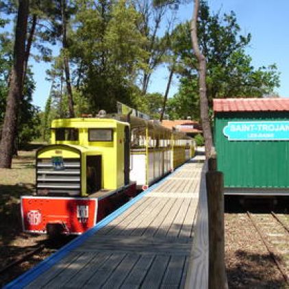 petit train touristique pour découvrir l'île